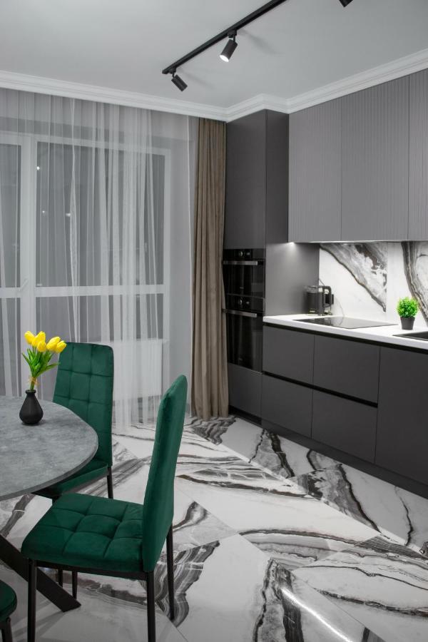 Royal 2 Apartments On Shevchenka 38 Str Lviv Kültér fotó