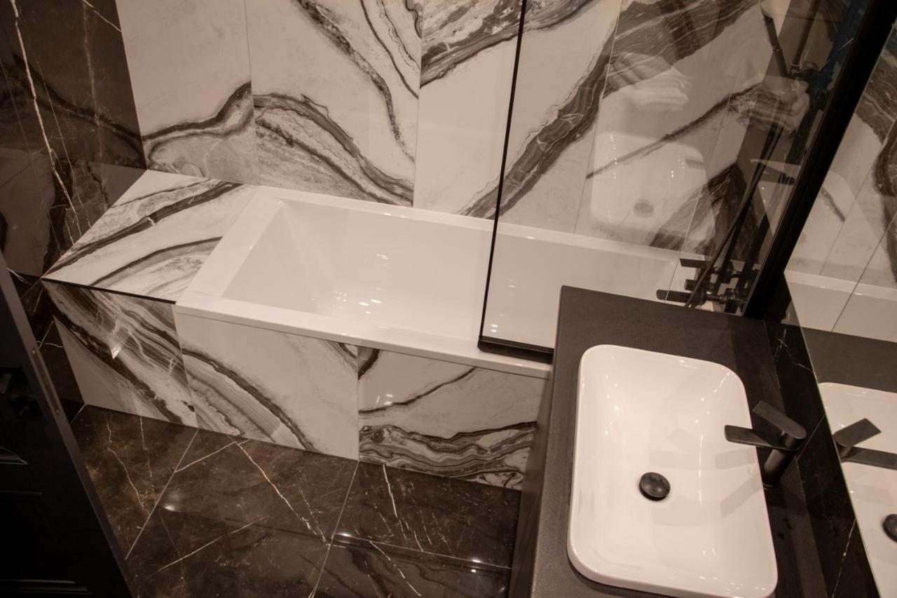 Royal 2 Apartments On Shevchenka 38 Str Lviv Kültér fotó